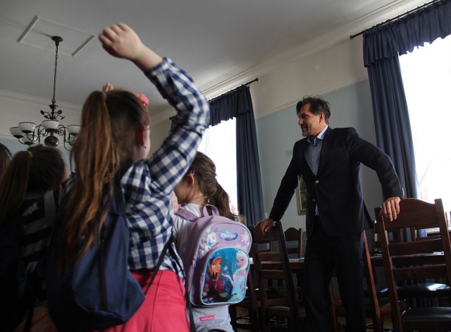 Uczniowie Szkoły Podstawowej nr 15 w Kaliszu odwiedzili prezydenta