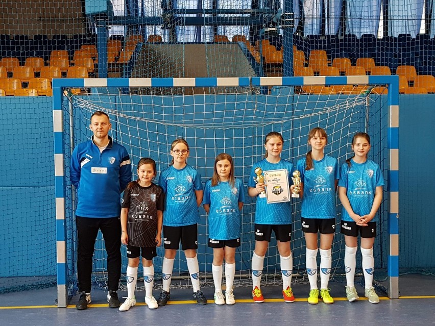 Drużyna RAP Girls Radomsko pierwszy raz wygrała turniej piłkarski dla dziewcząt