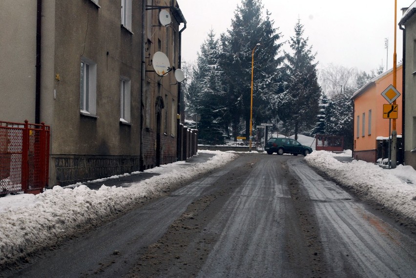 Jarocin: Zobacz jak wyglądają ulice i chodniki po opadach śniegu [ZDJĘCIA]