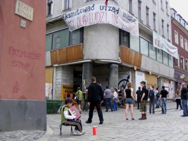 Powiatowy Inspektor Nadzoru Budowlanego ostrzega, że budynek ...