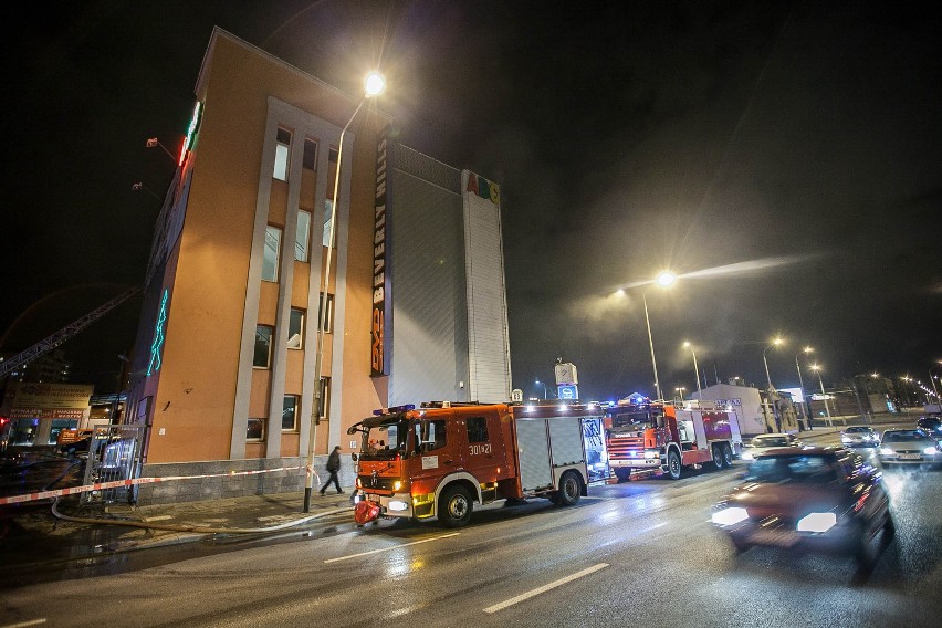 Pożar centrum ABC przy ul. Zgierskiej w Łodzi