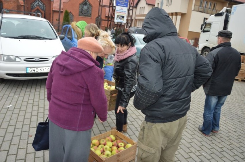 Darmowe jabłka rozdawano w Bolszewie