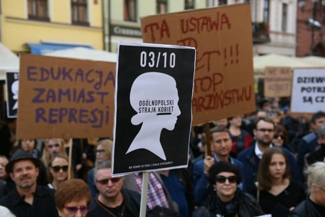 Czarny protest w Toruniu