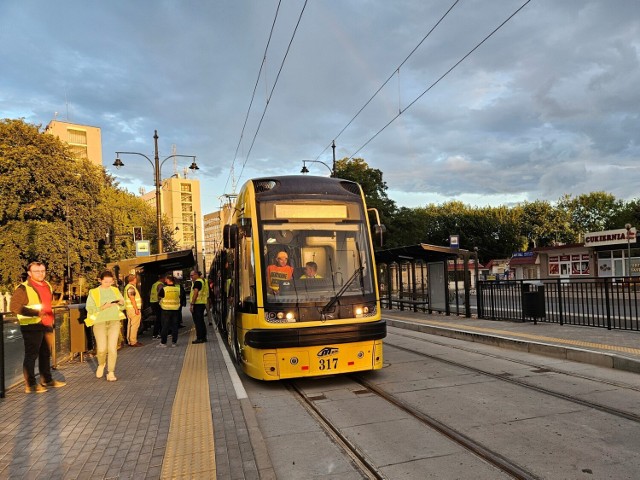 Pierwszy kurs tramwaju na Jar