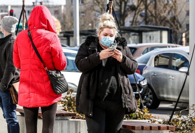 Polska wprowadza obowiązek zakrywania ust i nosa w przestrzeni publicznej