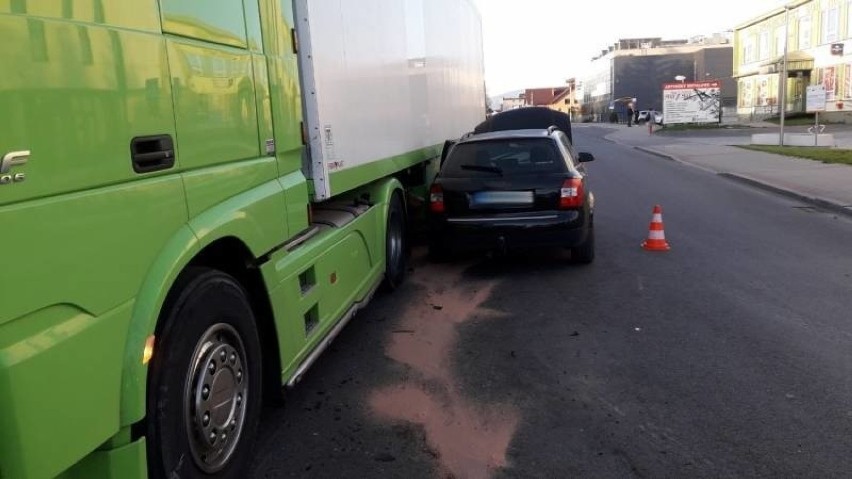 Chełmiec wypadek. Na ul. Marcinkowickiej zderzyły się trzy pojazdy