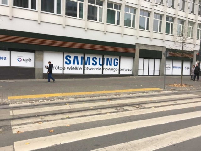 W lokalu ma powstać salon Samsunga.