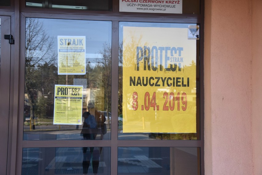 Strajk nauczycieli w Wągrowcu: W przedszkolach jest dziś garstka dzieci. Podstawówki są puste 