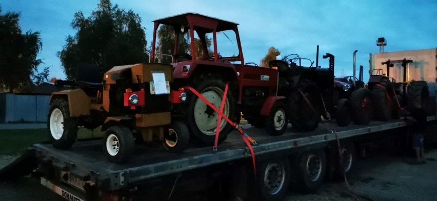 Traktorem do Częstochowy. Członkowie stowarzyszenia Stary Traktor Bieszczady na Krajowej Wystawie Rolniczej [ZDJĘCIA]