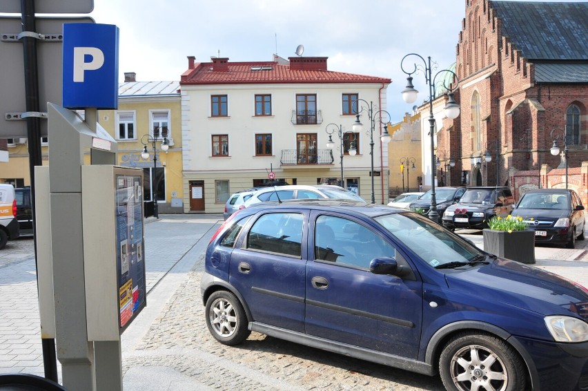 Zmieniają się godziny płatnego parkowania w Krośnie. Zmiany dotyczą też abonamentów