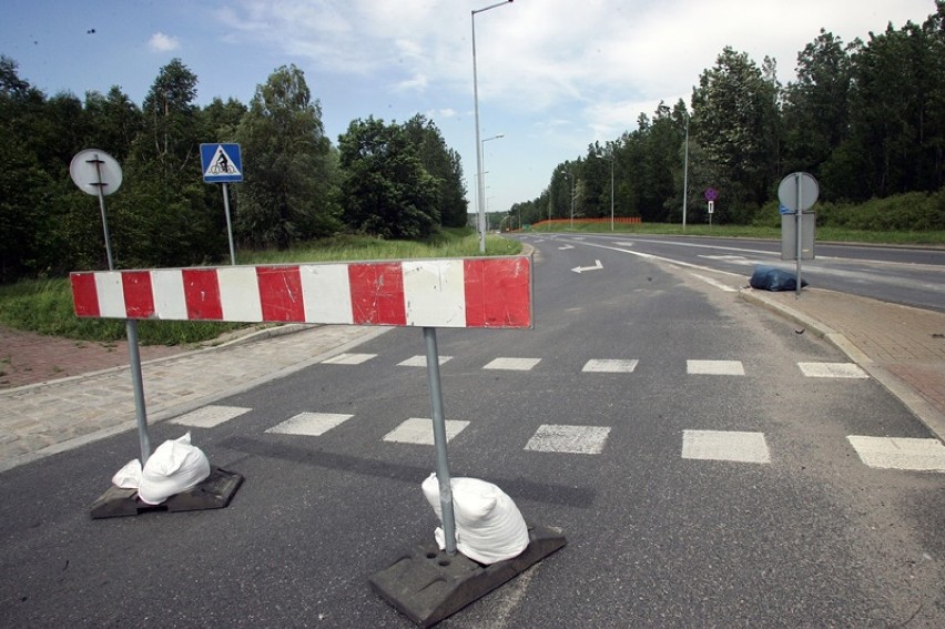 Zamknięty odcinek obwodnicy Legnicy, są utrudnienia [ZDJĘCIA]