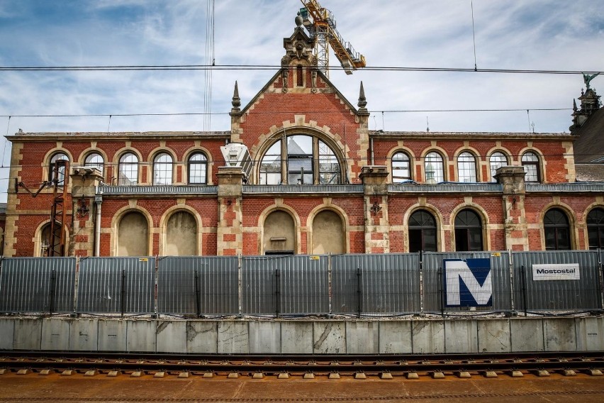 Dworzec Gdańsk Główny. Może i ciasny, ale jaki reprezentacyjny! Po 120 latach obiektowi przywracany jest pierwotny wygląd