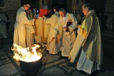 Liturgia Wigilii Paschalnej w poznańskiej Katedrze [ZDJĘCIA]