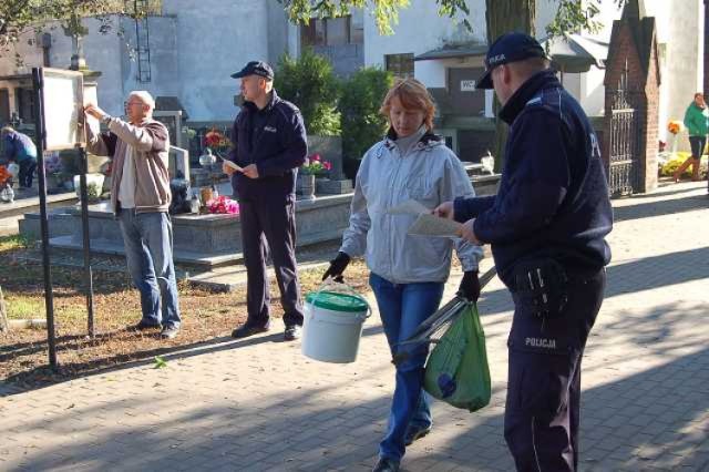 Policjanci informowali napotkane osoby o potencjalnych zagrożeniach