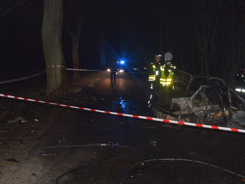 30-letni kierowca zginął w wypadku w Grabowie Kościerskim [ZDJĘCIA]