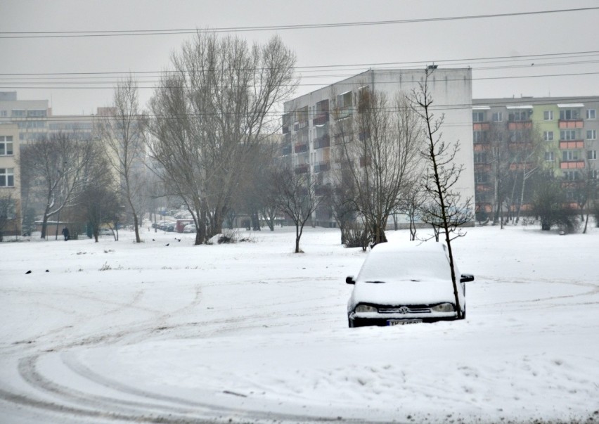 Zima w Radomiu nie odpuszcza.  Zobacz jak wygląda osiedle...