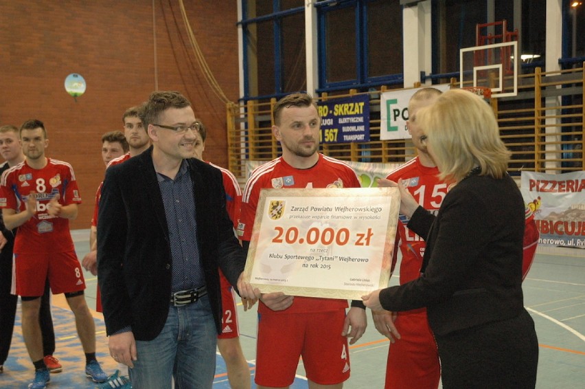 Piłkarze ręczni promują powiat wejherowski