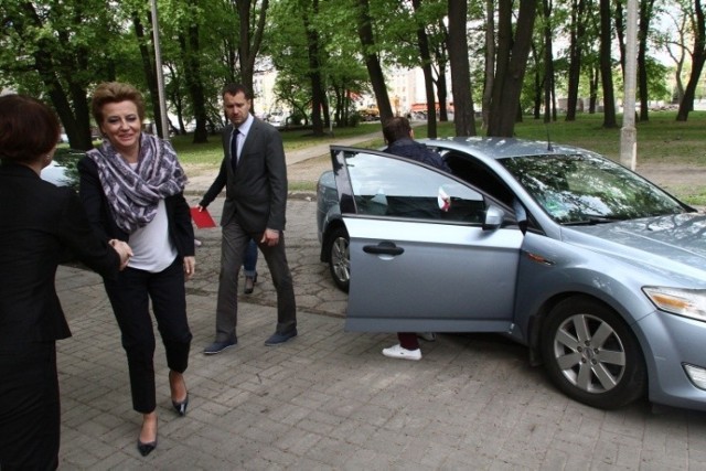 Auta którymi jeździli prezydenci Łodzi: Tadeusz Matusiak, Jerzy Kropiwnicki i Hanna Zdanowska trafią na sprzedaż. Urząd Miasta Łodzi chce pozbyć się aż 27 aut, tych najbardziej wyeksploatowanych.


Zobacz modele i roczniki na kolejnych slajdach 