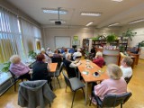 Wrześniowe spotkanie Klubu Zaczytanego Seniora w Mysłowicach. O czym rozmawiali uczestnicy?