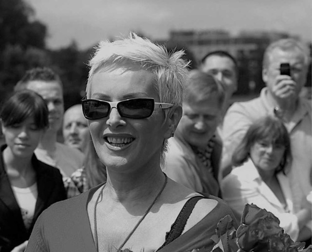 Kora Jackowska, wokalistka zespołu Maanam, zmarła na raka w sobotę, 28 lipca 2018 roku. Na zdjęciu Kora Jackowska na odsłonięciu swojej gwiazdy na bulwarach wiślanych w Krakowie.