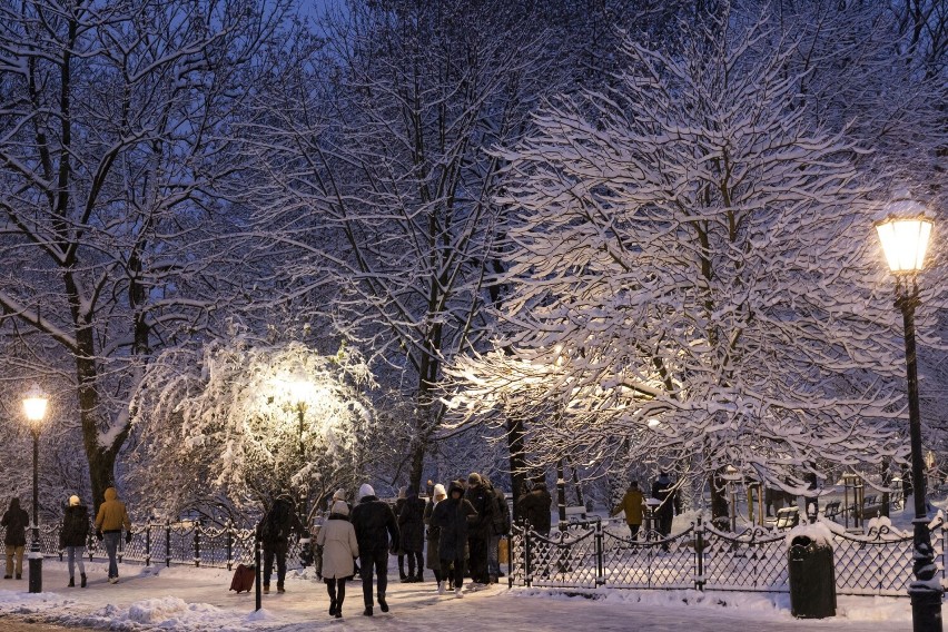 Magiczny Kraków w wieczornej, zimowej aurze [GALERIA]