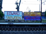 Nielegalny billboard w obronie Snowdena na SKM [ZDJĘCIA]