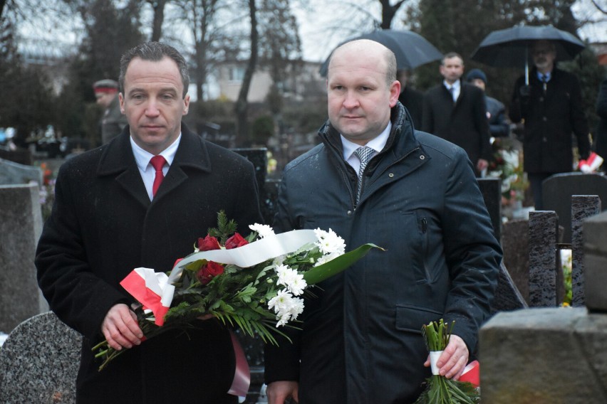 Obchody 103. rocznicy wyzwolenia Wolsztyna. Złożono kwiaty w miejscach pamięci