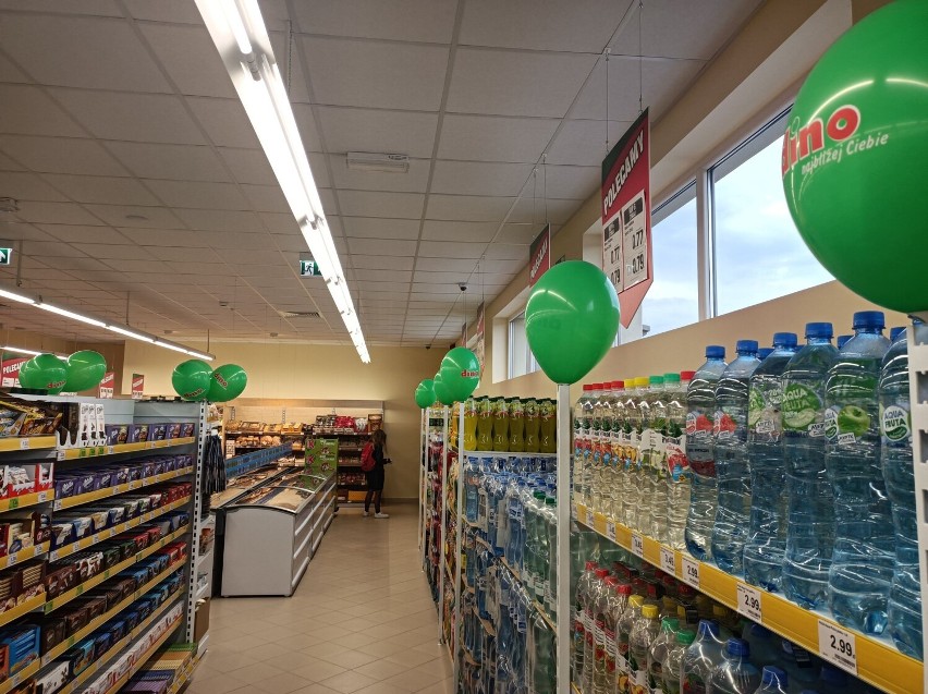 Supermarket Dino w Wieluniu już otwarty. Lewoskręt zapewnia płynny zjazd z ulicy Głowackiego FOTO