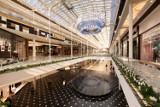 Atrium Promenada zyskała 13 200 m2 powierzchni. W centrum handlowym powstała “Aleja fontann”, prestiżowy pasaż z najlepszymi markami 