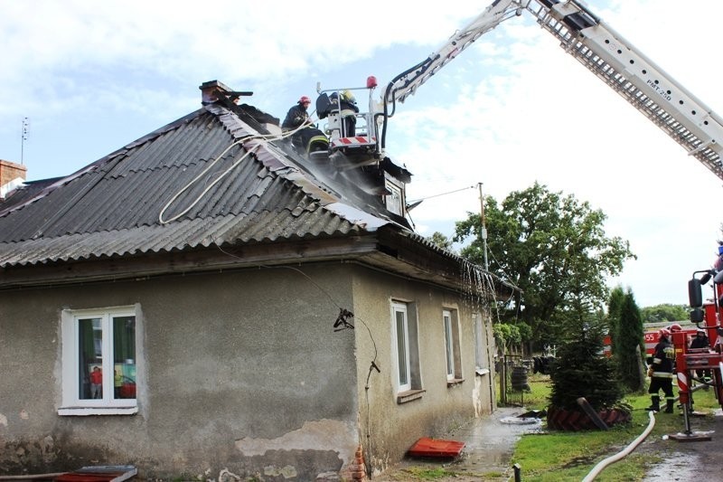 Pożar poddasza w powiecie braniewskim