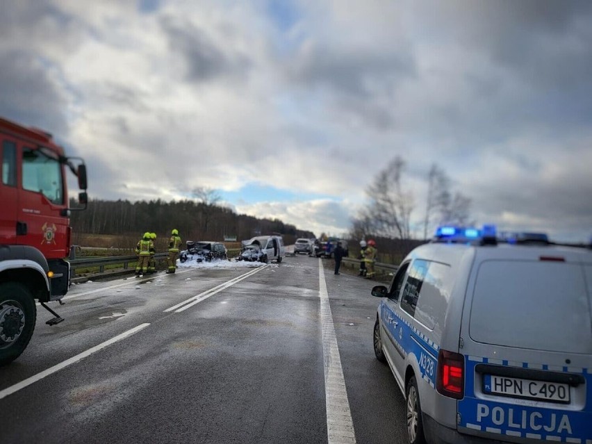 Wypadek w Godętowie w gminie Łęczyce [14.01.2013]. Zderzyły...