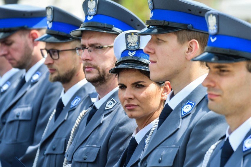 W Kujawsko-Pomorskiem pracuje najwięcej policjantów z...