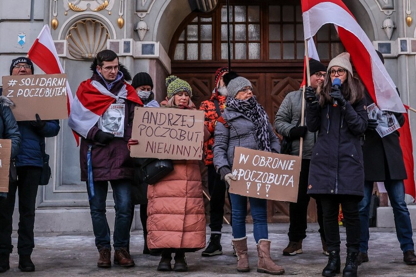 "Solidarni z Poczobutem". Wsparcie w Gdańsku