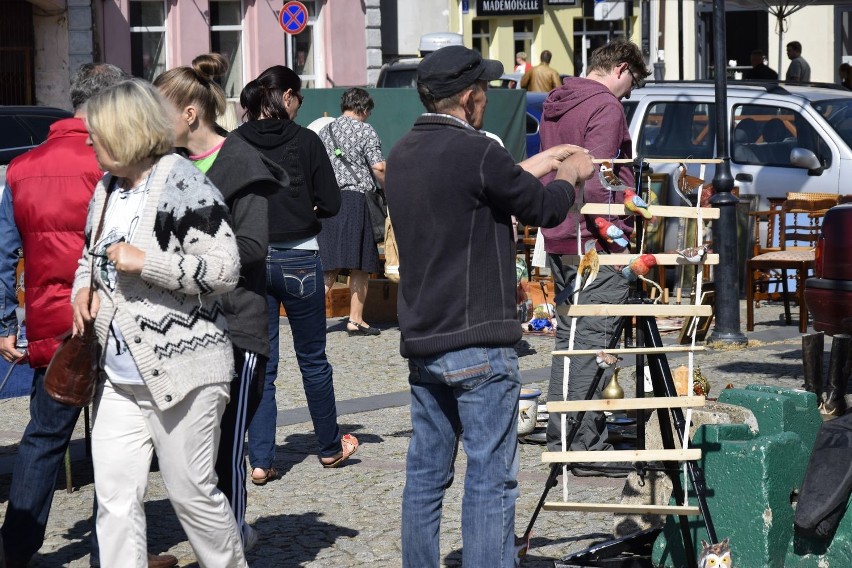 Targi kolekcjonerów i staroci na skierniewickim rynku [ZDJĘCIA]