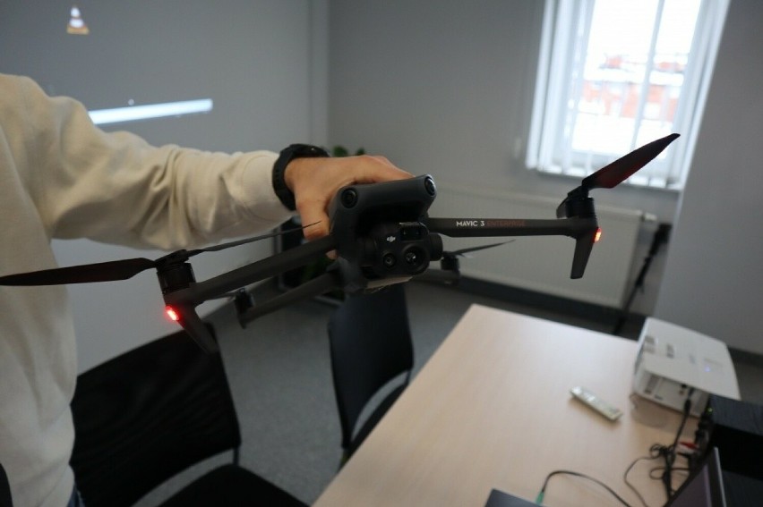 Wejherowscy policjanci otrzymali nowoczesnego drona