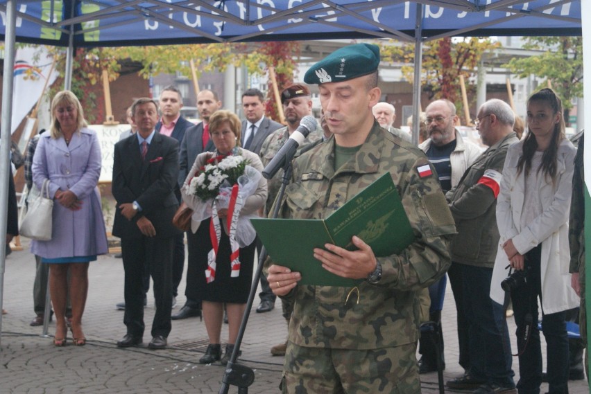 Tak wyglądało nadanie rondu w centrum nazwy Żołnierzy...