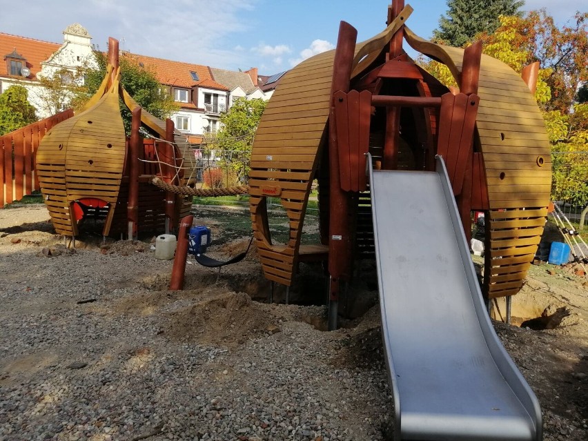 Nowy plac zabaw w Kołobrzegu: teraz domki orzeszki, wkrótce jeszcze coś