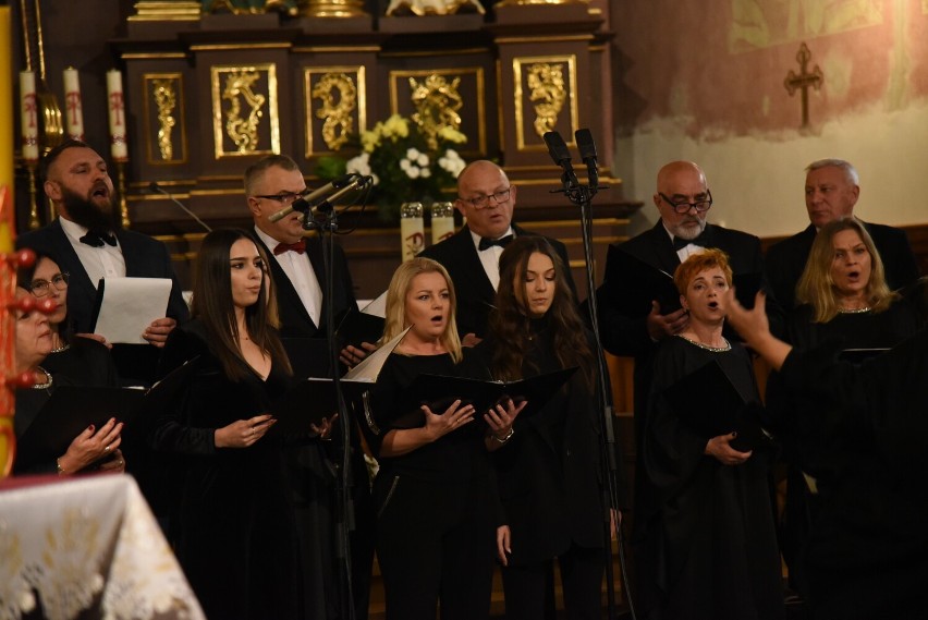 Na Fali Zdumień - koncert poświęcony pamięci św. Jana Pawła II w Radymnie [ZDJĘCIA]