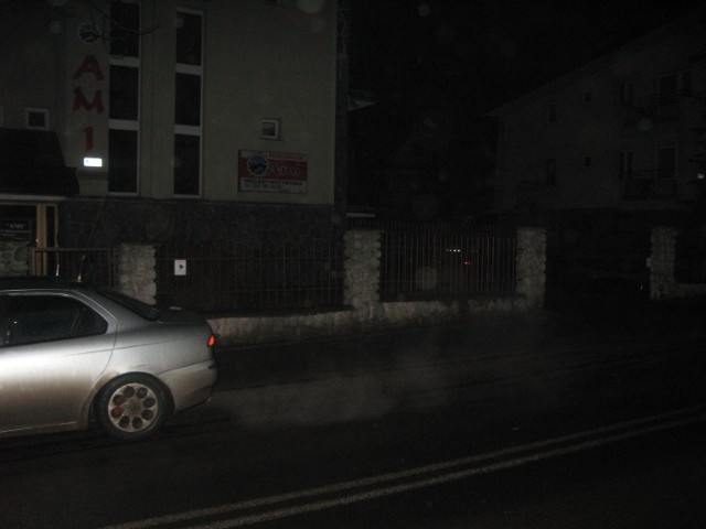 Do godziny 19 większość ulic w górnej części Zakopanego spowił mrok. Na zdjęciu skrzyżowanie ul. Makuszyńskiego i Grunwaldzkiej