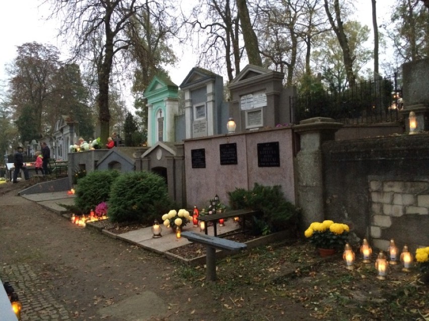 Kwesta na cmentarzu w Koninie
