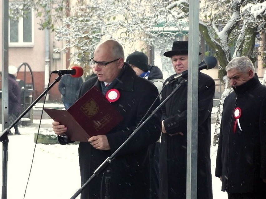 Po wysłuchaniu okolicznościowego przemówienia Po wysłuchaniu...