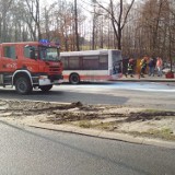 W autobusie wybuchł pożar. Kierowca chwycił za gaśnicę