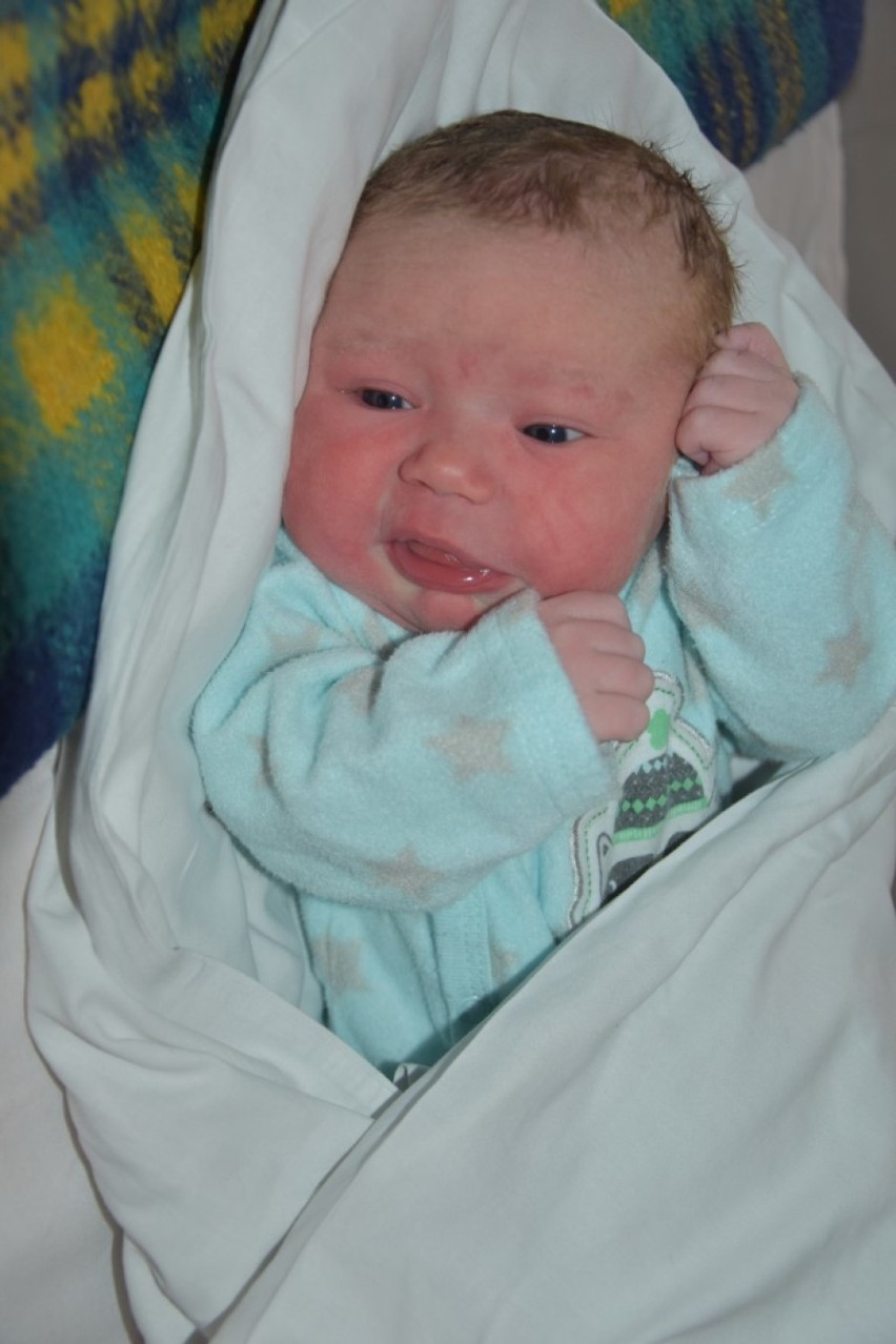 Urodziła się 3 stycznia o godz. 10.40. Ważyła 3480 g i...