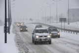 Opony na zimę. Jeśli jeszcze nie zmieniłeś, zrób to teraz (WIDEO)