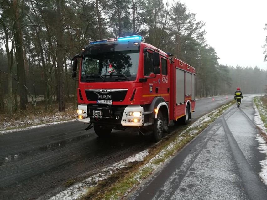 Śmiertelny wypadek pod Goleniowem. Nie żyje kierowca opla [AKTUALIZACJA]