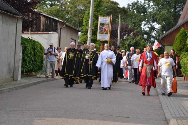 Dzięki grupie prawdziwych pasjonatów odtworzono drogę wodną Szlaku św. Jakuba przez Polskę – Camino de Vistula, a figurka tego świętego przez rok wędrowała do Santiago de Compostela i z powrotem. Ostatecznie stanęła w kapliczce w Dobrzyniu nad Wisłą,