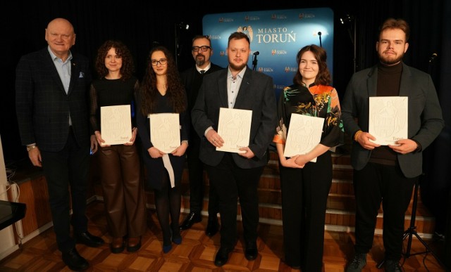 Stypendia dla studentów rozdane! Pieniądze od miasta otrzymało 48 najlepszych.