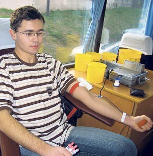 W wakacje brakuje licealistów, którzy w ciągu roku szkolnego chętnie oddają krew