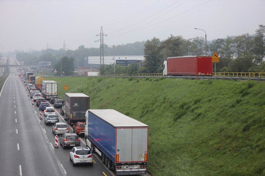 Olbrzymie korki między Sosnowcem i Katowicami. Rozpoczął się remont na S86. Lepiej jedźcie inną drogą