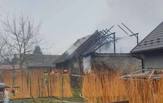 Jeziorzany pożar zabudowań gospodarczych